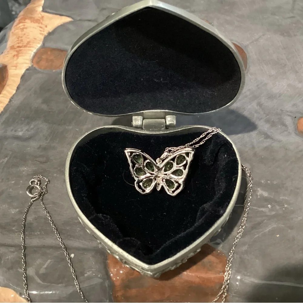🟢 Silver - Beautiful Butterfly Pendant Necklace in .925 - Excellent Condition - Picture 6 of 12